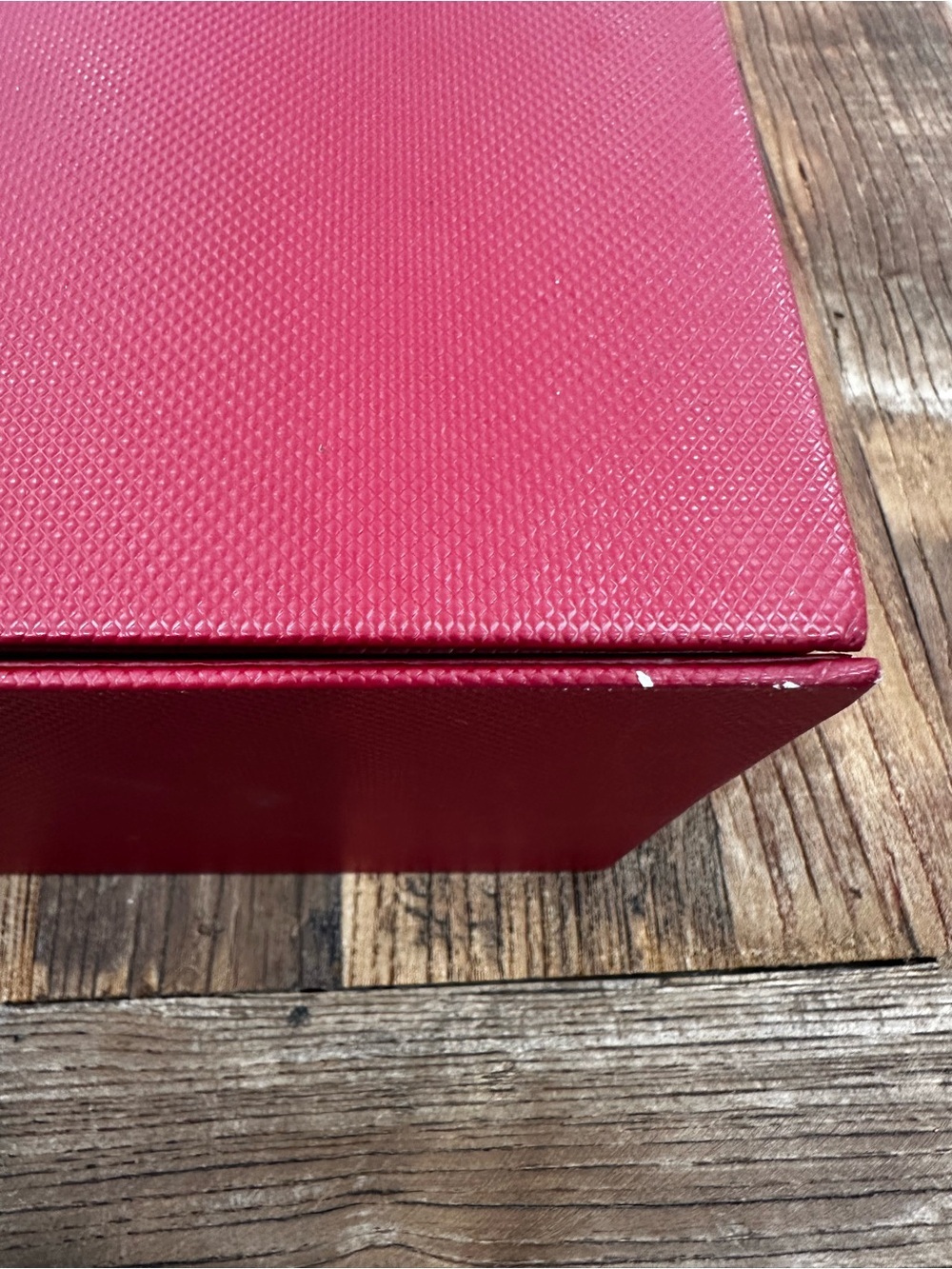 Tom Ford Red Heart-Embossed box - Picture 8 of 12